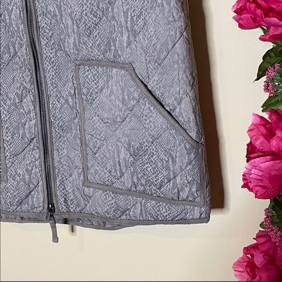 LOGO by Lori Goldstein Python Print Vest Size M - Picture 3 of 6